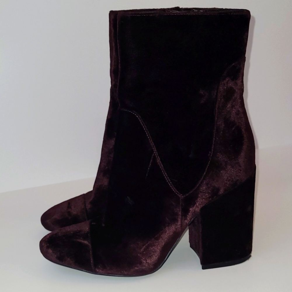 Kendall + Kylie  Women's Velvet Ankle Boots